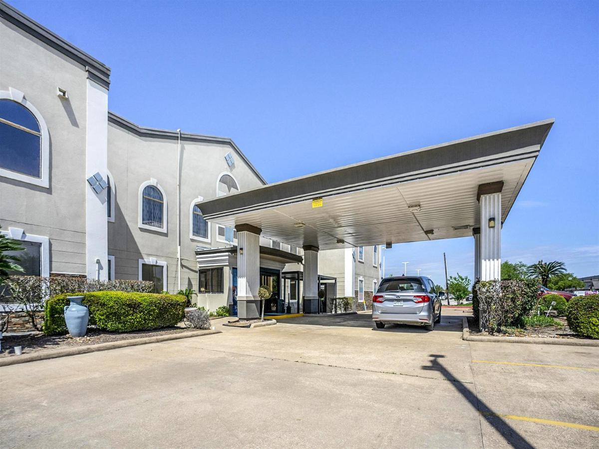 Days Inn & Suites By Wyndham Webster Nasa-Clearlake-Houston Экстерьер фото
