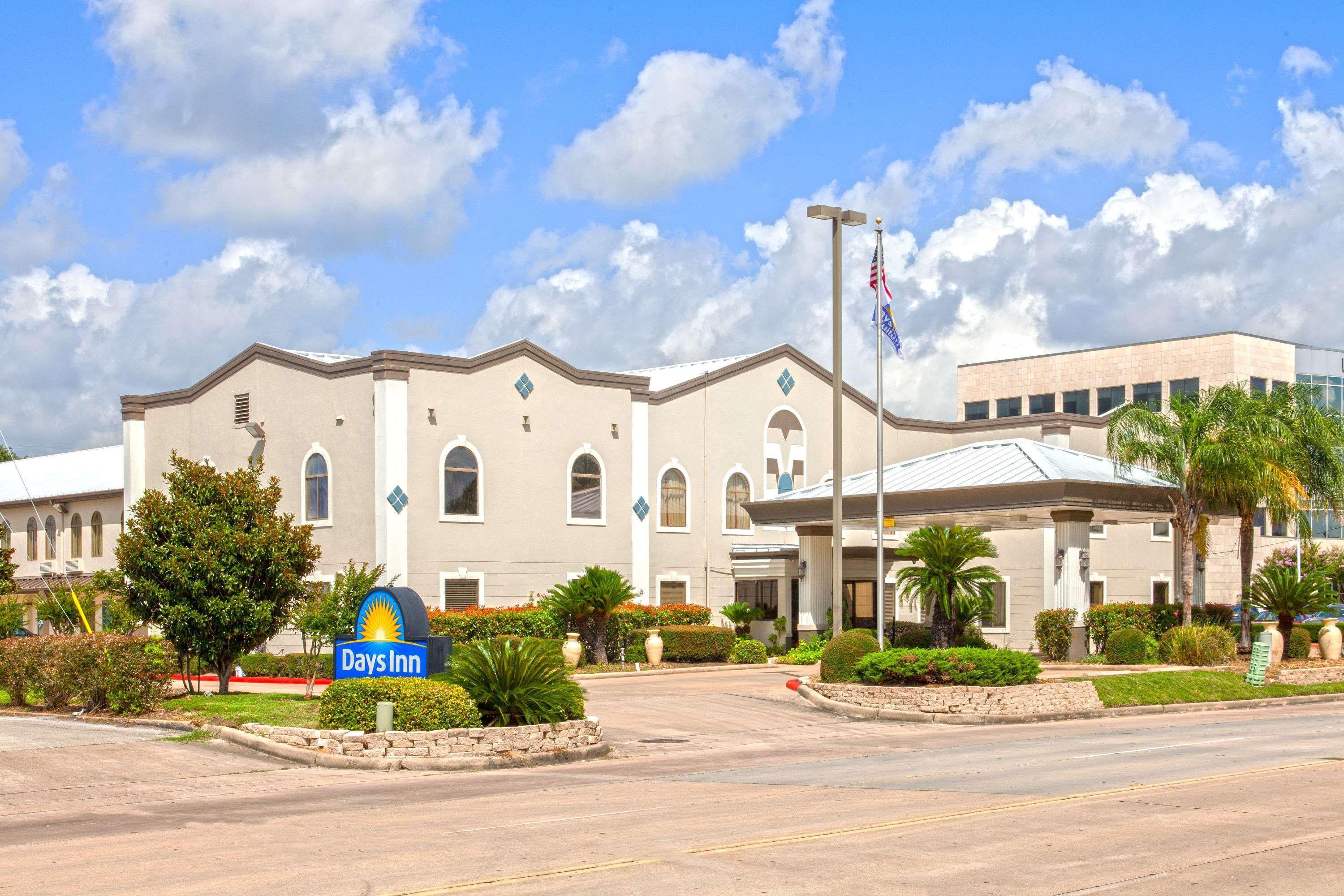 Days Inn & Suites By Wyndham Webster Nasa-Clearlake-Houston Экстерьер фото